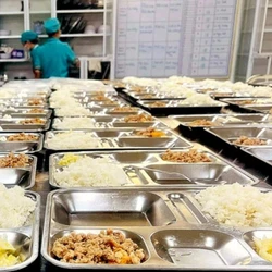 Vụ 'một bữa ăn bán trú phải đóng thuế 2 lần': Nhà trường và cơ quan thuế nói gì?
