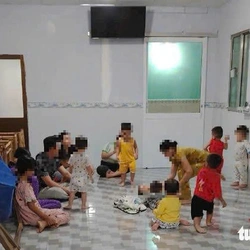 Bé 10 tháng tuổi sáng gửi vào điểm giữ trẻ, chiều tử vong, khám nghiệm tử thi trong máu có nồng độ cồn