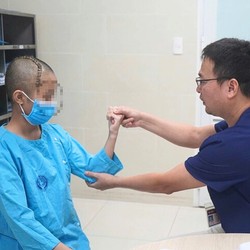 Từ vụ bé 13 tuổi hôn mê khi tập văn nghệ tại trường: Dấu hiệu nhận biết sớm đột quỵ ở trẻ em