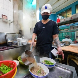 Chuyên gia nói gì khi nhiều hộ kinh doanh nhỏ lẻ bối rối, tìm cách trốn né nghĩa vụ thuế?