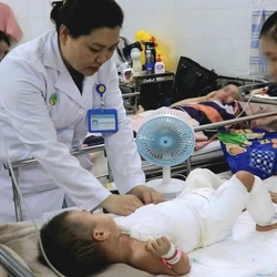 Lưu ý của bác sĩ chuyên khoa qua vụ bé trai 2 tuổi bị bỏng nước sôi, phải ghép da từ mẹ ruột