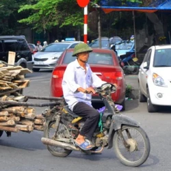 Nghiên cứu quy định bắt buộc kiểm định khí thải xe máy, loại bỏ xe cũ nát ở TP.HCM