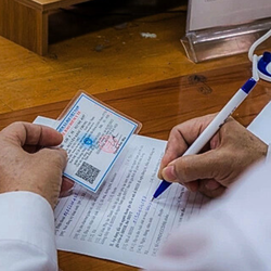 Sau sáp nhập, khám chữa bệnh bằng thẻ bảo hiểm y tế cũ hay phải đổi thẻ mới?