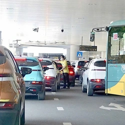 Hành khách gặp khó khi đón xe ở nhà ga T3 Tân Sơn Nhất, ACV nói gì?