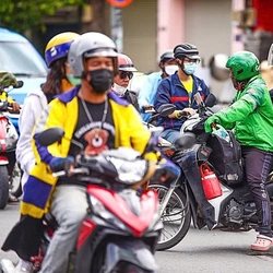 Trong tháng 9 sẽ trình đề án thay xe xăng bằng xe điện cho tài xế công nghệ ở TP.HCM