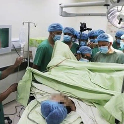 Bác sĩ khuyến cáo sau vụ trẻ 2 ngày tuổi tử vong vì sinh mổ theo 'giờ đẹp'