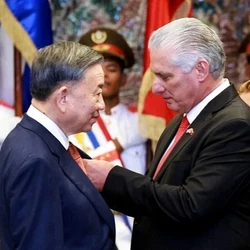 Chủ tịch Cuba biết ơn sự giúp đỡ hào phóng của nhân dân Việt Nam