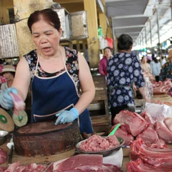 Tiểu thương chợ truyền thống lao đao vì dịch tả heo châu Phi