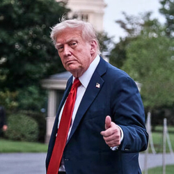 Vì sao ông Trump bất ngờ ra lệnh triển khai 2 tàu ngầm hạt nhân đến 'khu vực thích hợp'?