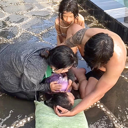 Giây phút phát hiện, cứu sống bé gái đuối nước ở Vũng Tàu qua lời kể của anh Cao Thành Đạt