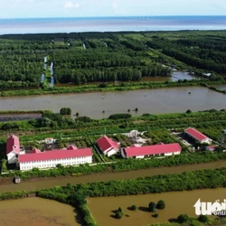 Trường học hàng chục tỉ đồng ở Cà Mau bỏ hoang không học sinh đến lớp
