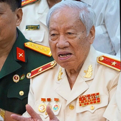 Gia đình có hai mẹ con cùng nhận danh hiệu anh hùng trong một ngày