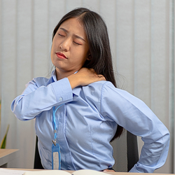 Hội chứng cổ - vai - cánh tay: Người ngồi máy tính nhiều, người tắm đêm cần lưu ý