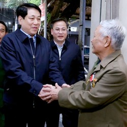 Chủ tịch nước tặng quà Tết 2026 cho hơn 1,6 triệu người có công