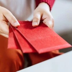 Cha mẹ tự ý lấy tiền lì xì của con có thể bị phạt tới 30 triệu đồng