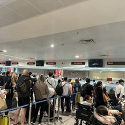 Các hãng hàng không lý giải giá vé máy bay dịp Tết vẫn cao dù tăng thêm chuyến