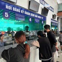 TP.HCM ngừng hoạt động 25 trung tâm y tế, người dân đã đăng ký bảo hiểm y tế ban đầu sẽ khám ở đâu?