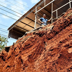 Công an Đồng Nai yêu cầu chủ đầu tư cung cấp hồ sơ vụ hạ cốt nền khiến nhà dân cheo leo