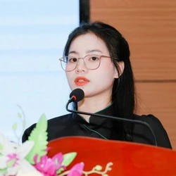 Cô giáo người Ơ Đu vượt núi dạy chữ, thành đại biểu trẻ nhất Quốc hội khóa XVI