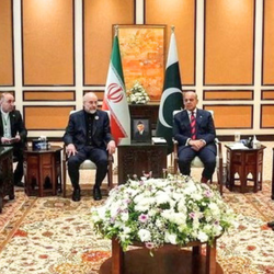 Hậu trường căng thẳng của cuộc đàm phán kéo dài 21 giờ giữa Mỹ và Iran