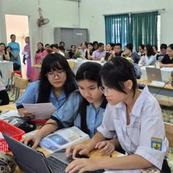 Đăng ký nguyện vọng lớp 10 ở TP.HCM: Chọn trường dễ đậu hay thử sức trường top?