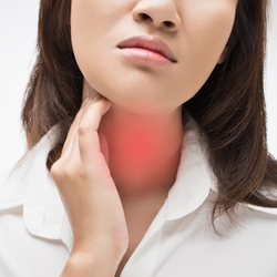 Sưng đau vùng cổ, khó nuốt có thể là dấu hiệu áp xe cổ