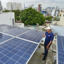 Nhiều khoăn trước tình trạng 'loạn' giá lắp đặt điện mặt trời mái nhà