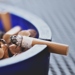 Bộ Y tế đề xuất cấm người sinh từ năm 2010 mua và sử dụng thuốc lá