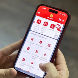 Người nợ thuế có thể nộp tiền trên đường ra sân bay để được xuất cảnh