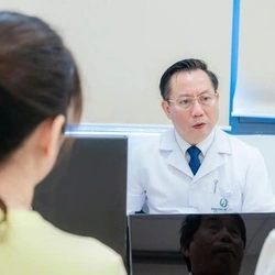 Bác sĩ thời đại số: Người bảo vệ cộng đồng trước ‘ma trận’ thông tin sai lệch về sức khỏe