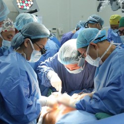 Ca ghép dương vật từ người cho chết não lần đầu được thực hiện thành công ở Việt Nam