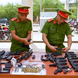 Cảnh sát hình sự TP.HCM kể lại quá trình triệt phá đường dây chế tạo, mua bán súng quy mô lớn