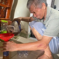 Giáp mặt người đàn ông quảng bá chữa khỏi ung thư, 10 tháng uống 100 chai thuốc
