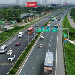 Chạy xe trên cao tốc: Giữ khoảng cách bao nhiêu để không bị phạt?
