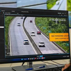 Làm gì để 'minh oan' khi bị phạt nguội do xe khác chen vào khoảng cách an toàn?