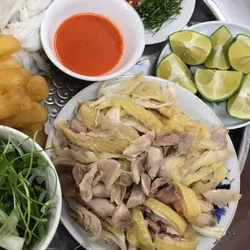 Tranh luận chuyện quán phở mua gà ở đâu có hóa đơn