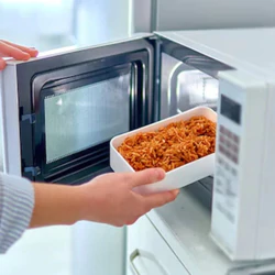 Những thực phẩm không nên cho vào lò vi sóng
