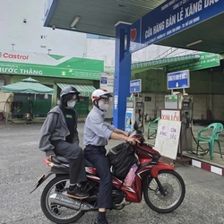 Doanh nghiệp tự quyết giá bán lẻ xăng dầu, người dân được lợi gì?
