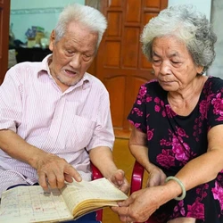 Từ cuốn sổ của y sĩ 96 tuổi, những liệt sĩ đang dần trở về với gia đình 