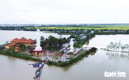 Tourists try new flood-season experiences in Vietnam’s Mekong Delta
