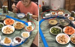 Cô gái dùng xe lửa đồ chơi làm 'lẩu băng chuyền'