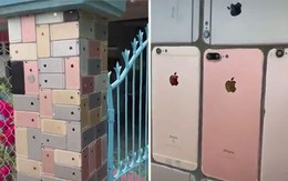 Cổng nhà ốp lát toàn vỏ iPhone