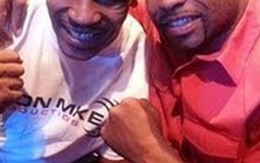 Mike Tyson đánh Roy Jones không có trọng tài, knock-out trong 8 hiệp!