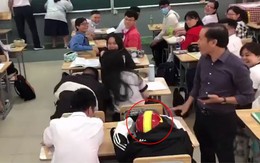 Cả lớp cười 'bể bụng' khi thầy giáo bị troll