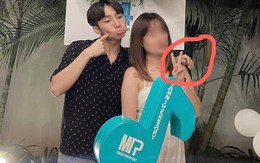 Sơn Tùng ghi điểm với hành động lịch thiệp khi chụp chung bạn nữ