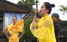 Cười ngất với Nam Em thị phạm Khánh Vân tạo dáng kiểu ‘đung đưa’