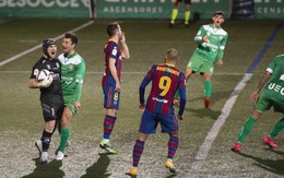 Thủ môn đội mũ của đội hạng Ba lập kỳ tích trước Barca