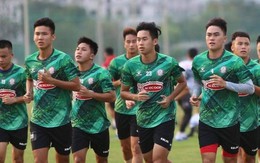 Cầu thủ V League đón Tết: Tăng một ký, phạt 10 triệu