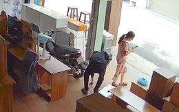 Vợ đánh rơi tiền, chồng nhanh tay nhặt bỏ túi