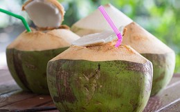 Uống nước dừa: 4 điều đại kỵ cần nhớ để tránh ôm họa